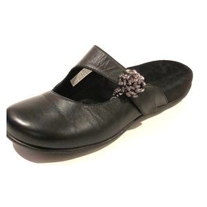 vionic joan mule